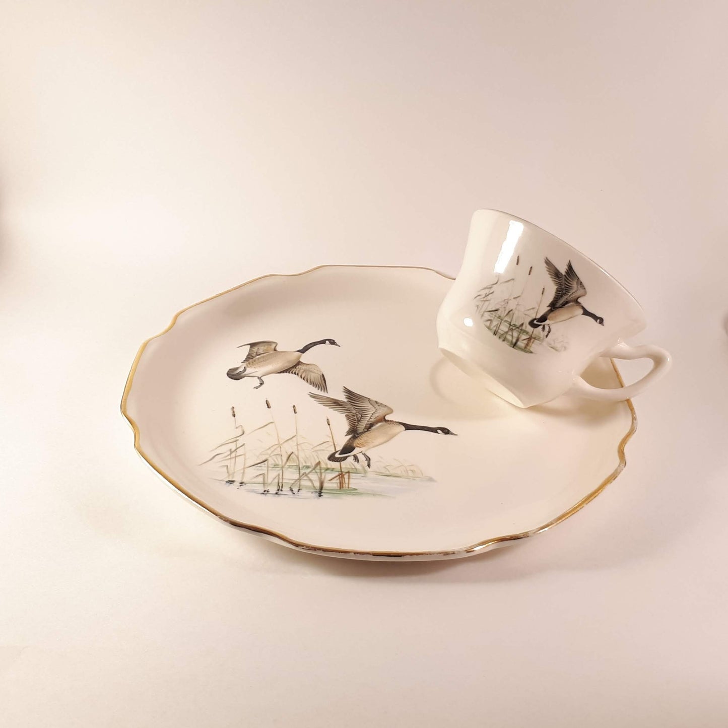 1950s Vintage Luncheon Plate & teacup Georgian USA, Geese flying 22 KT