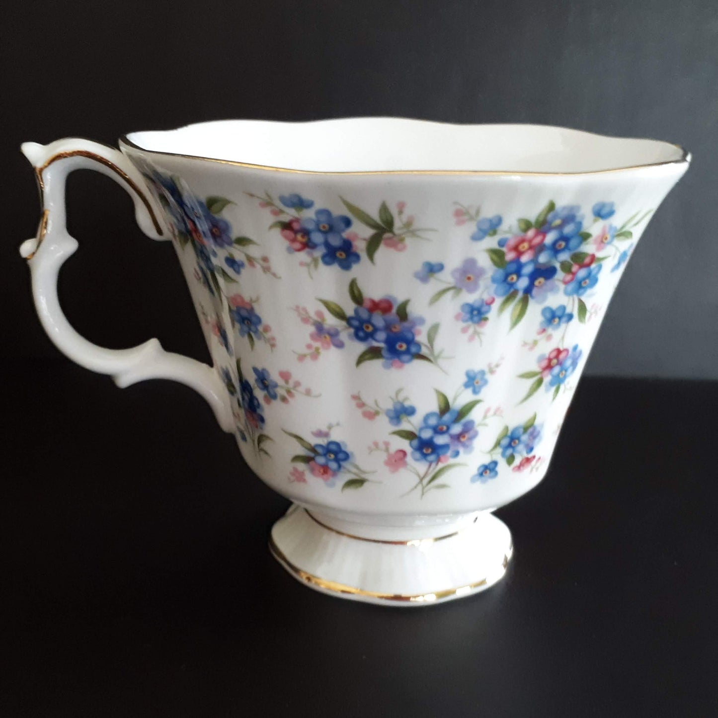 Royal Albert & Tuscan orphan teacup fine bone china