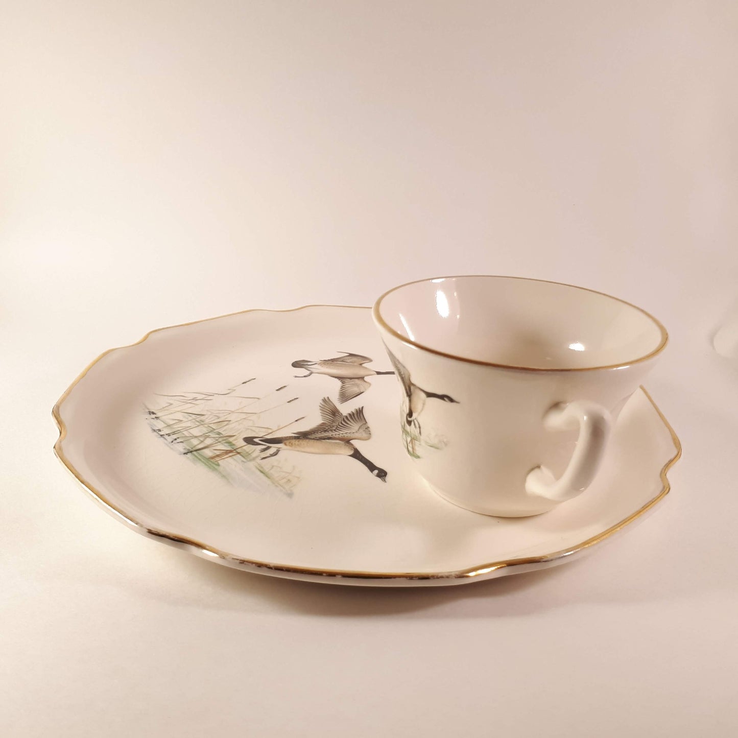 1950s Vintage Luncheon Plate & teacup Georgian USA, Geese flying 22 KT