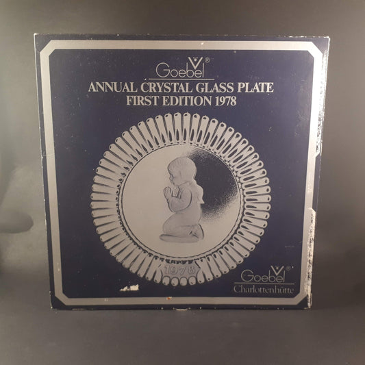 GOEBEL 1978 First Edition Annual Crystal Glass Plate Original Box Praying Girl