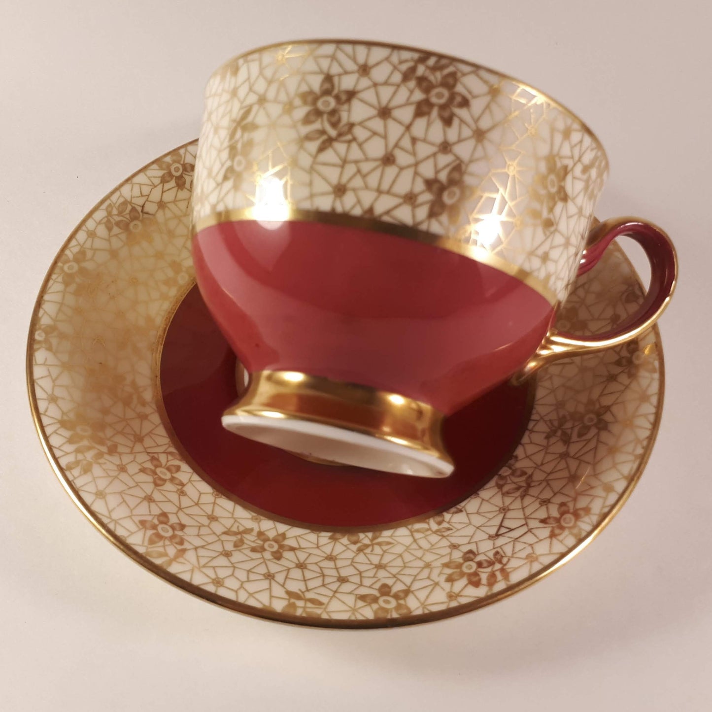 RARE Collingwoods Vintage red and gold bone china teacup and saucer 7776-M