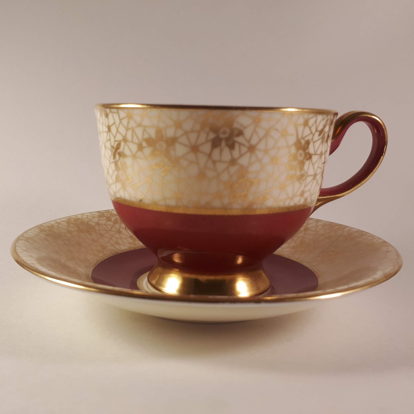 RARE Collingwoods Vintage red and gold bone china teacup and saucer 7776-M