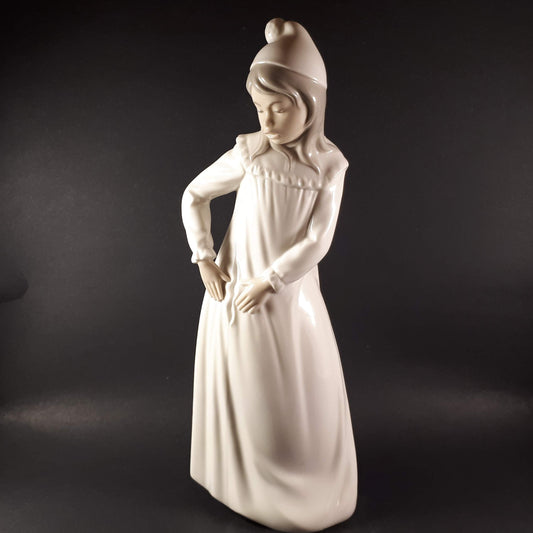 Lladro Daisa NAO Girl with Torn Nightgown Figurine Vintage 1980’s