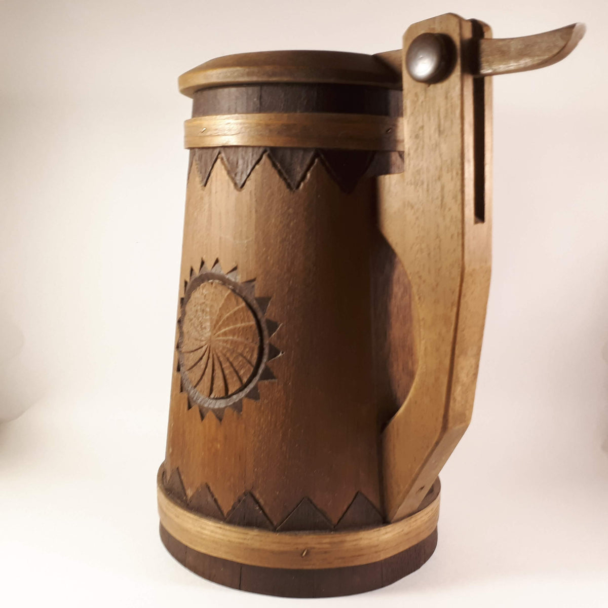 RARE !!! Vintage Wooden Lidded Beer Tankard with pretty crafted designs