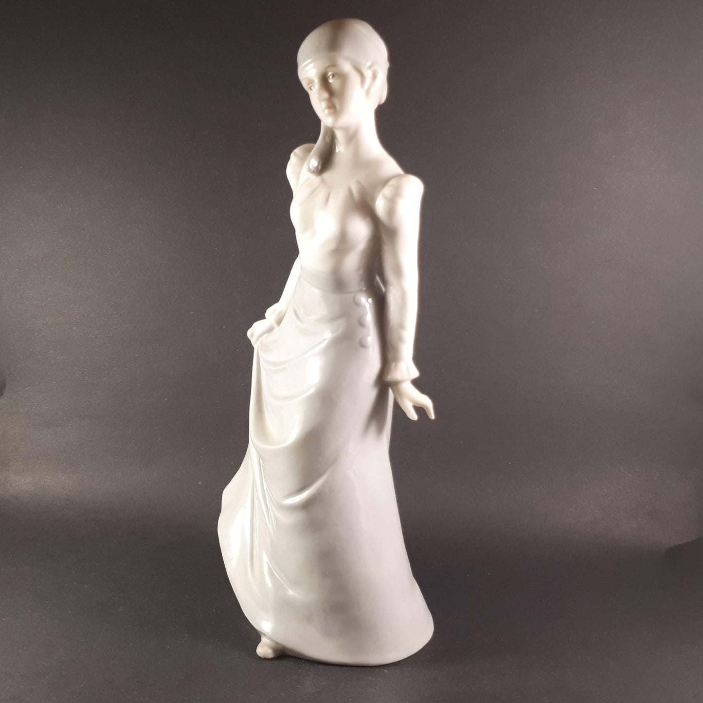Vintage NAO Lladro Style Porcelain Figurine, 10" Tall