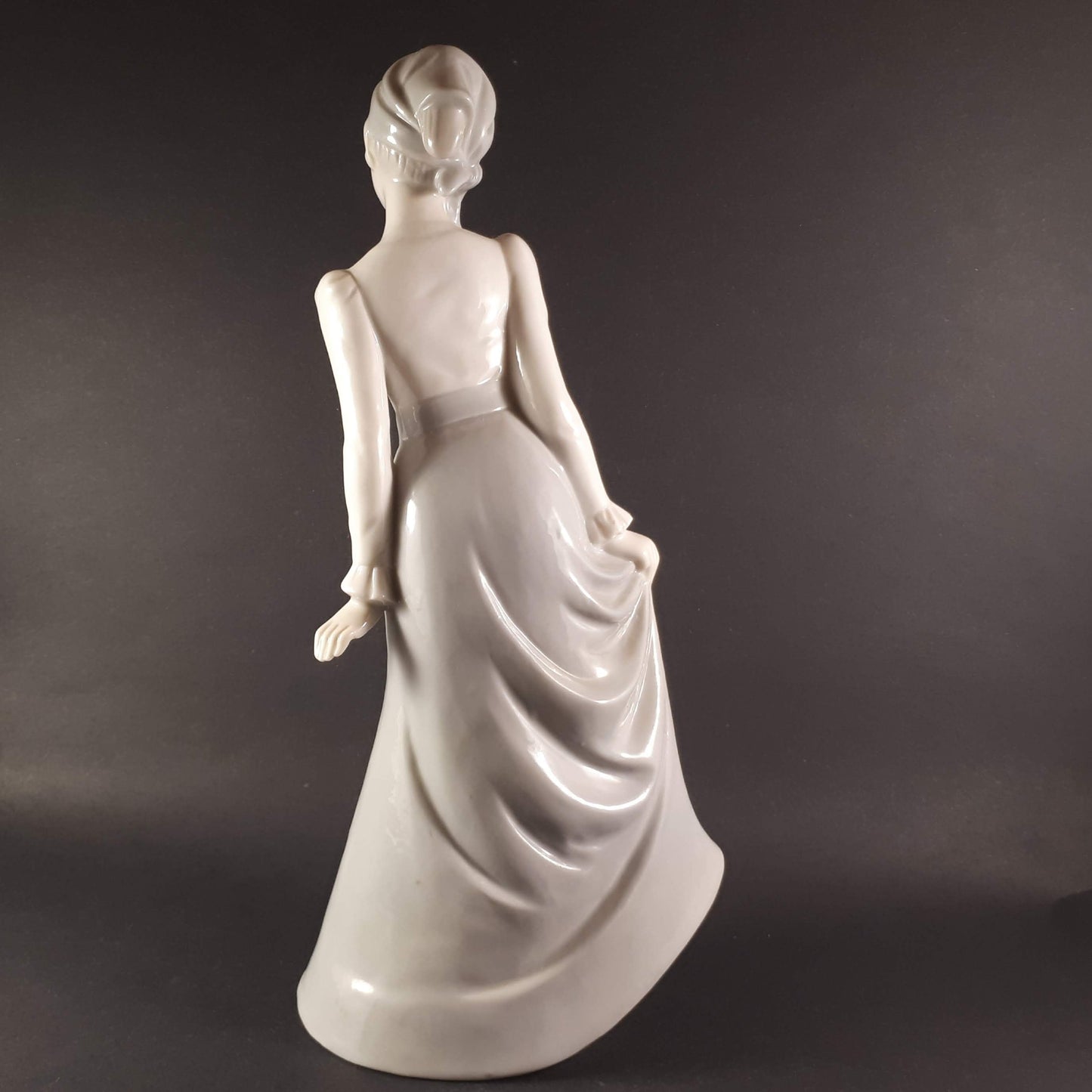 Vintage NAO Lladro Style Porcelain Figurine, 10" Tall