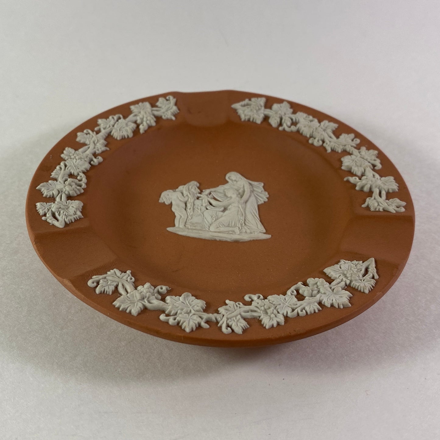 RARE !! Wedgwood jasperware Terra Cotta Ashtray 4.5 inches