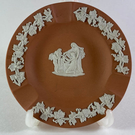 RARE !! Wedgwood jasperware Terra Cotta Ashtray 4.5 inches