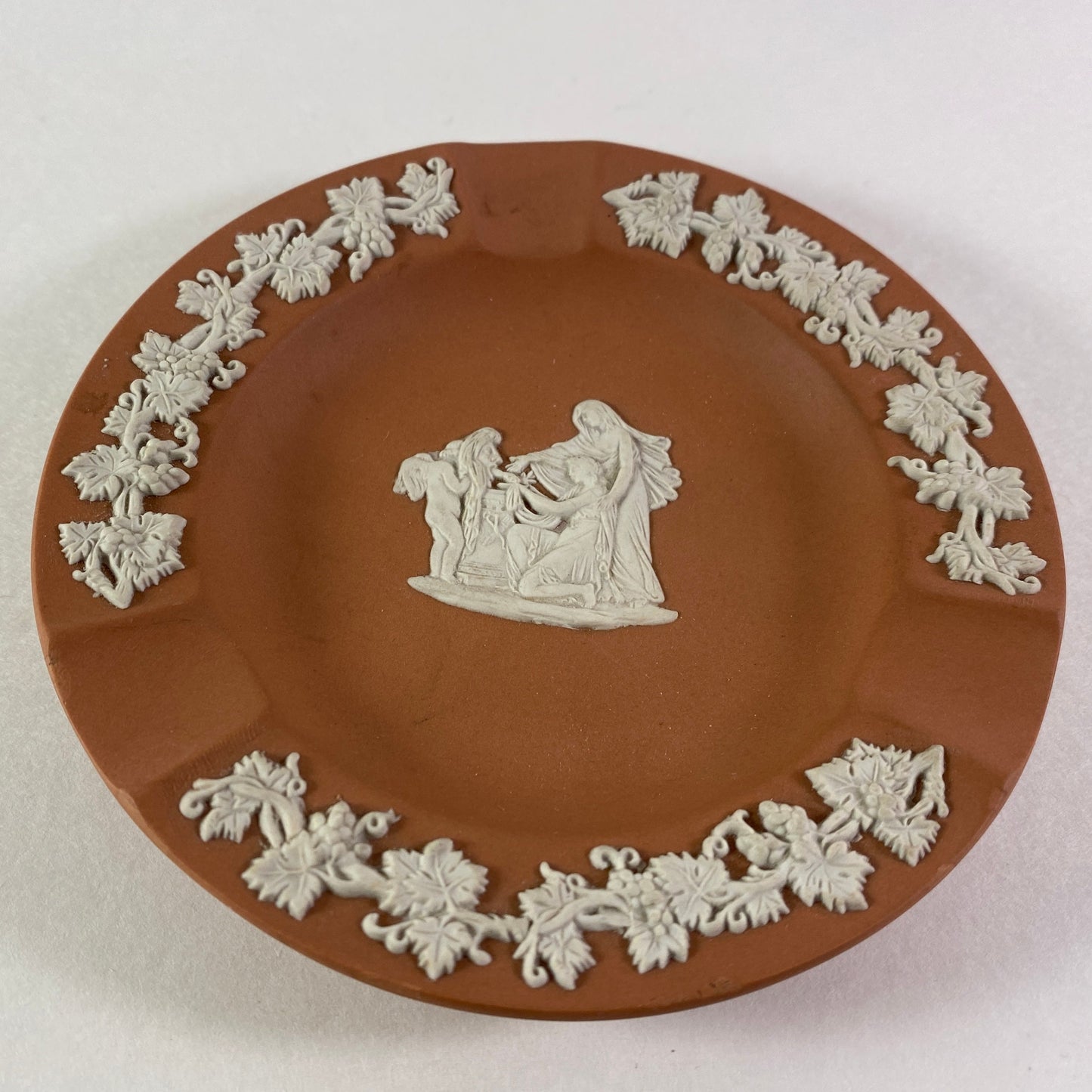 RARE !! Wedgwood jasperware Terra Cotta Ashtray 4.5 inches