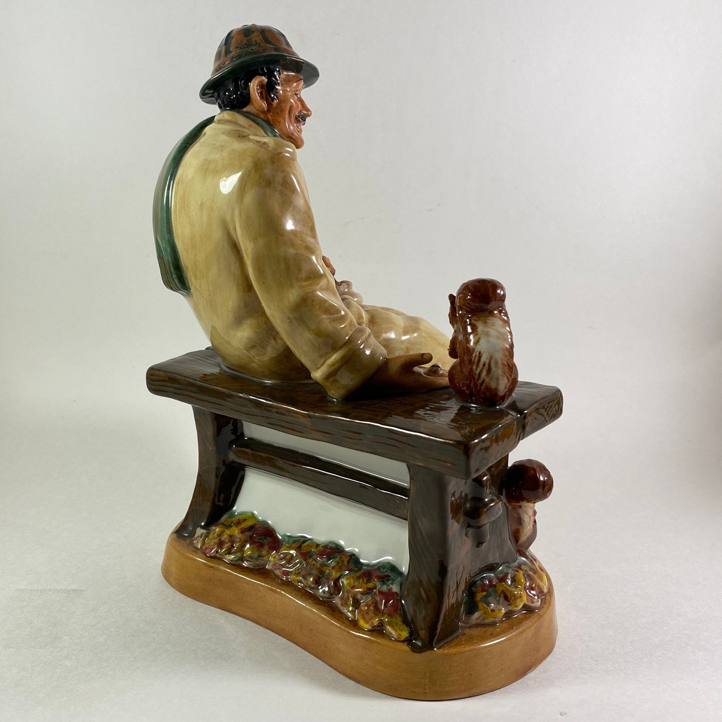 Retirement Gift Royal Doulton HN 2485 Lunchtime Man on Bench feeding Red Squirrels