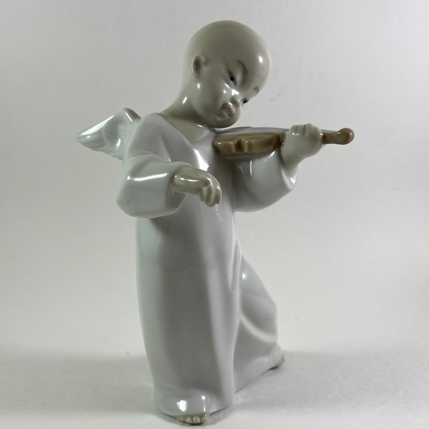 LLADRO 4536  Angel Boy Playing Violin 1971-1974 Retired