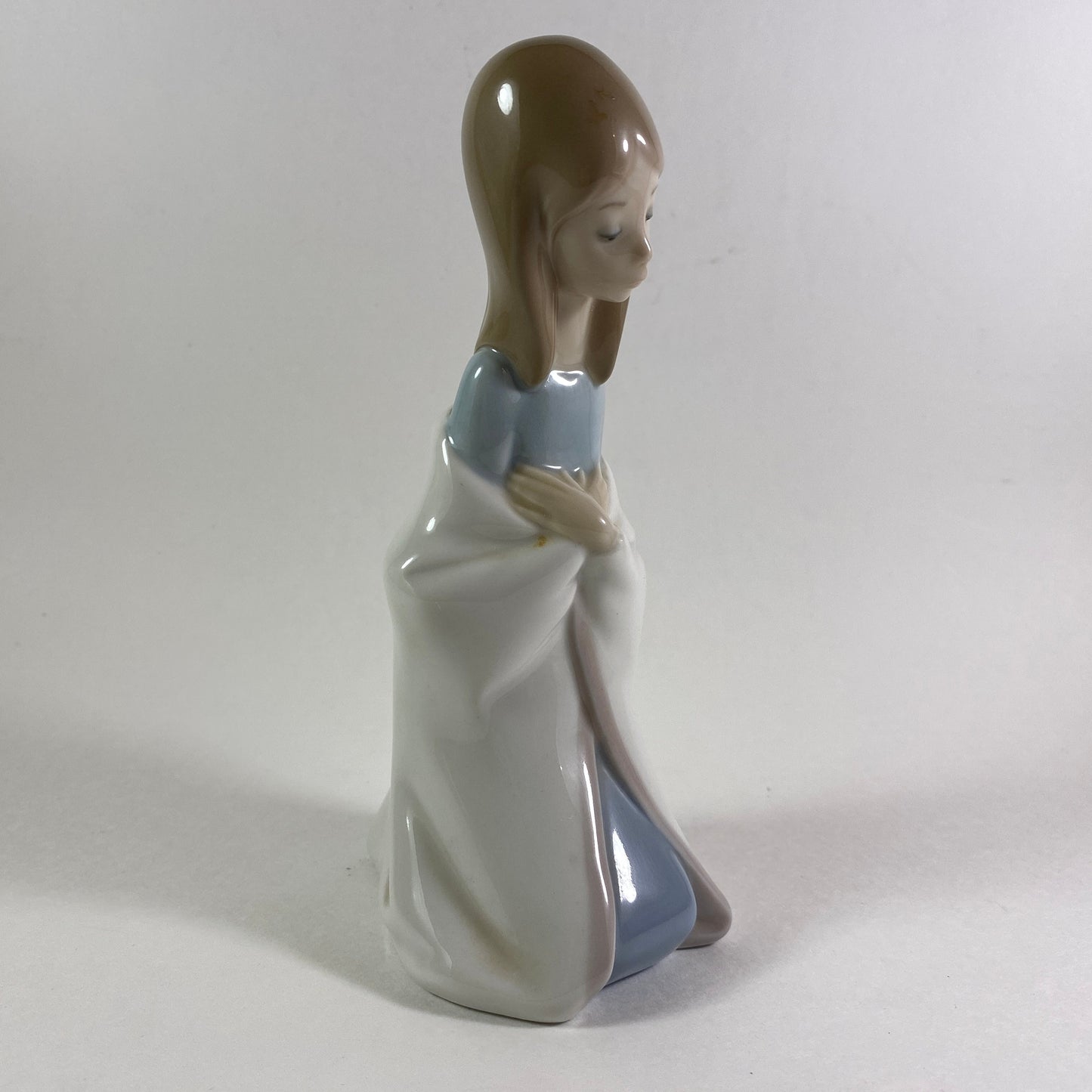 Extremely Rare !!! Praying Girl Figurine, Hand Made Lladro, Made in Spain,