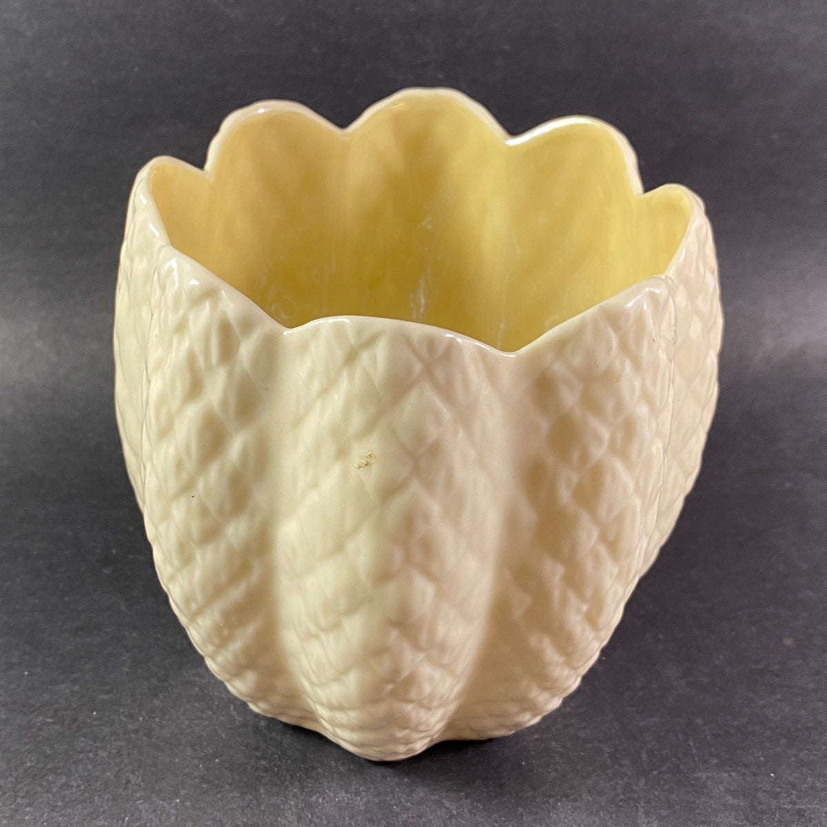 RARE !! Belleek bowl, Vase Limpet Design 4.25 Inch Tall Vintage Flower