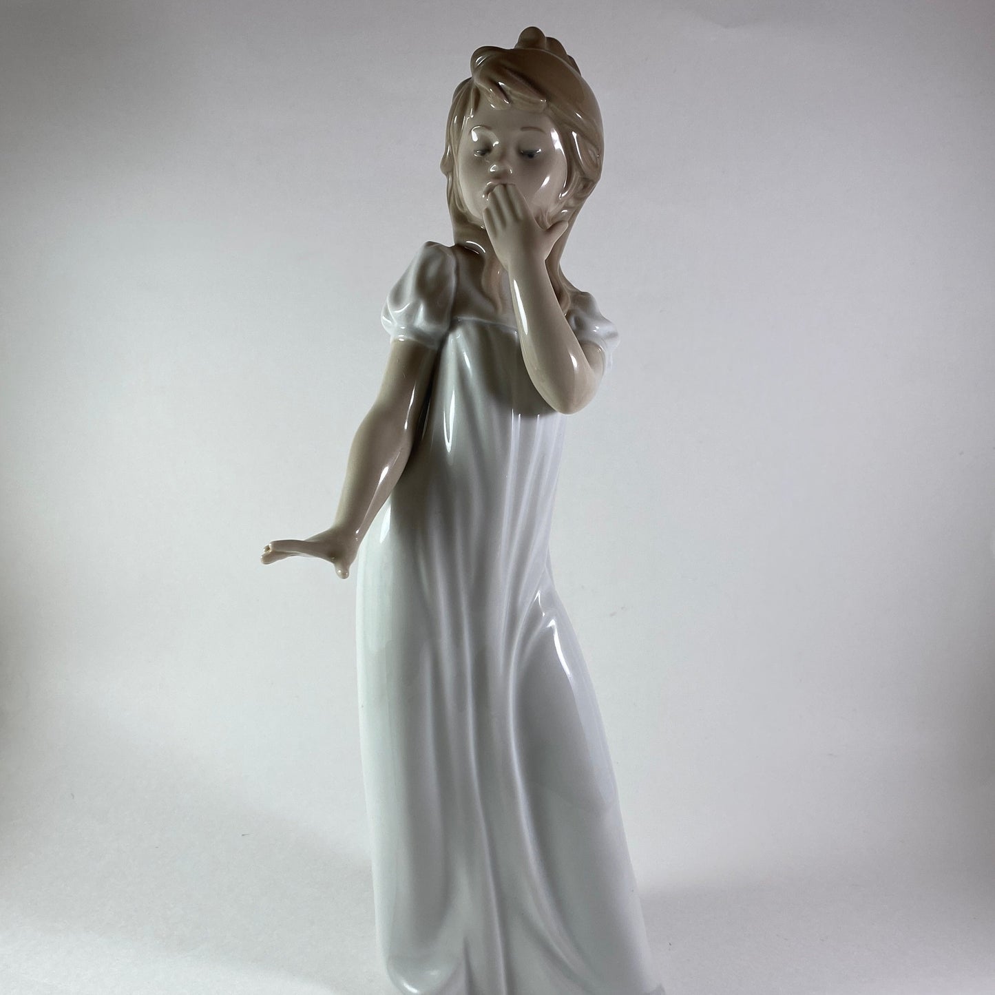 Vintage NAO/Lladro "Young Girl Yawning" Excellent Cond. 11" inches