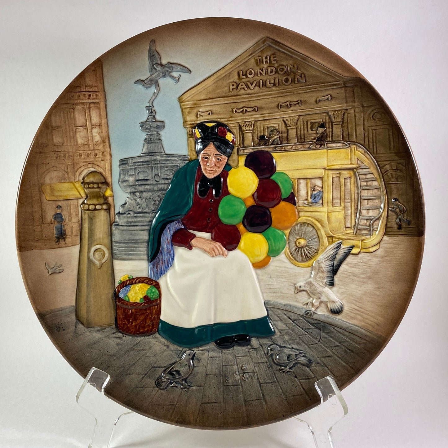 Vintage Royal Doulton The Old Balloon Seller (1930-93)   10 inches Plate D 6649