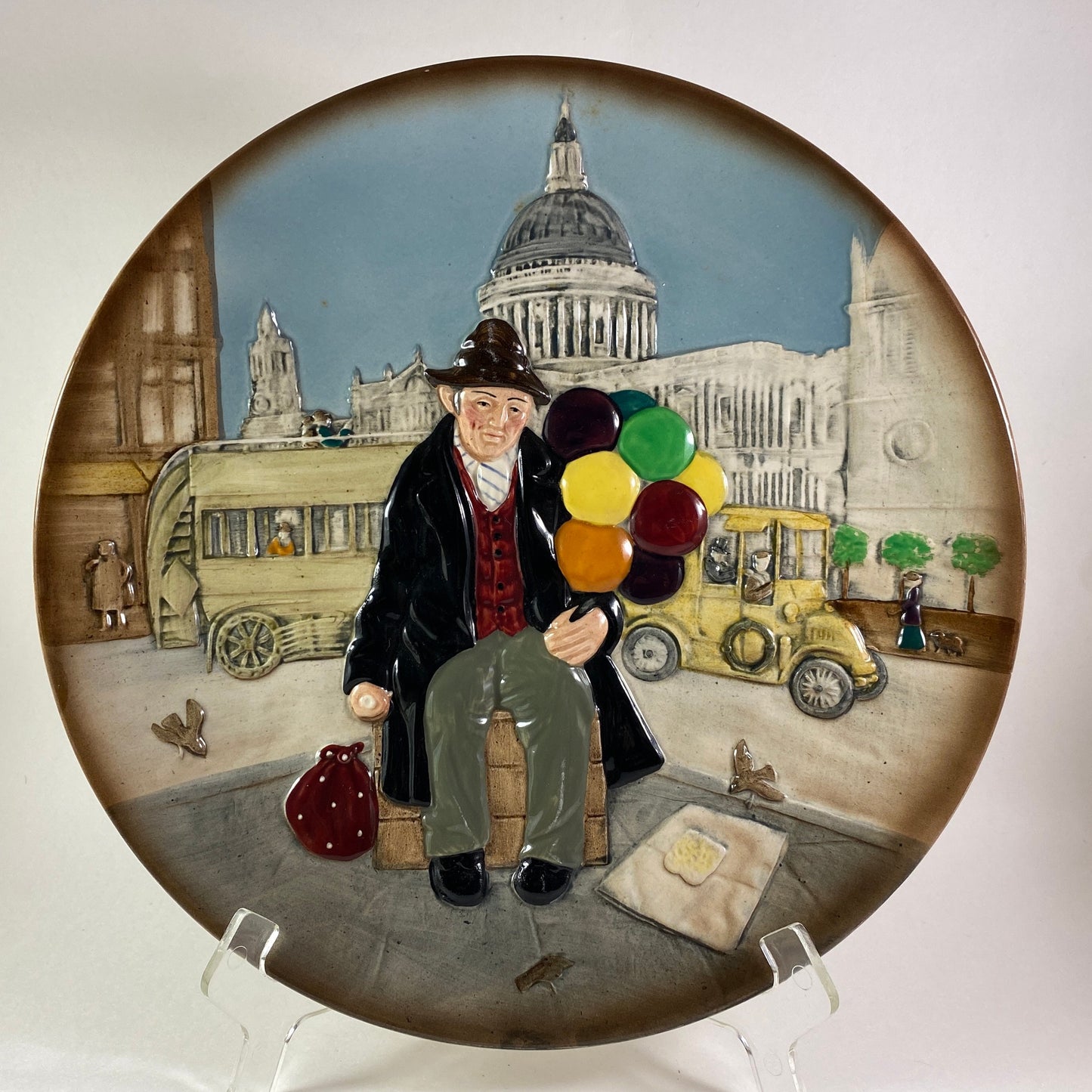 Vintage Royal Doulton Balloon man (1930-93) 10 inches Plate D 6655