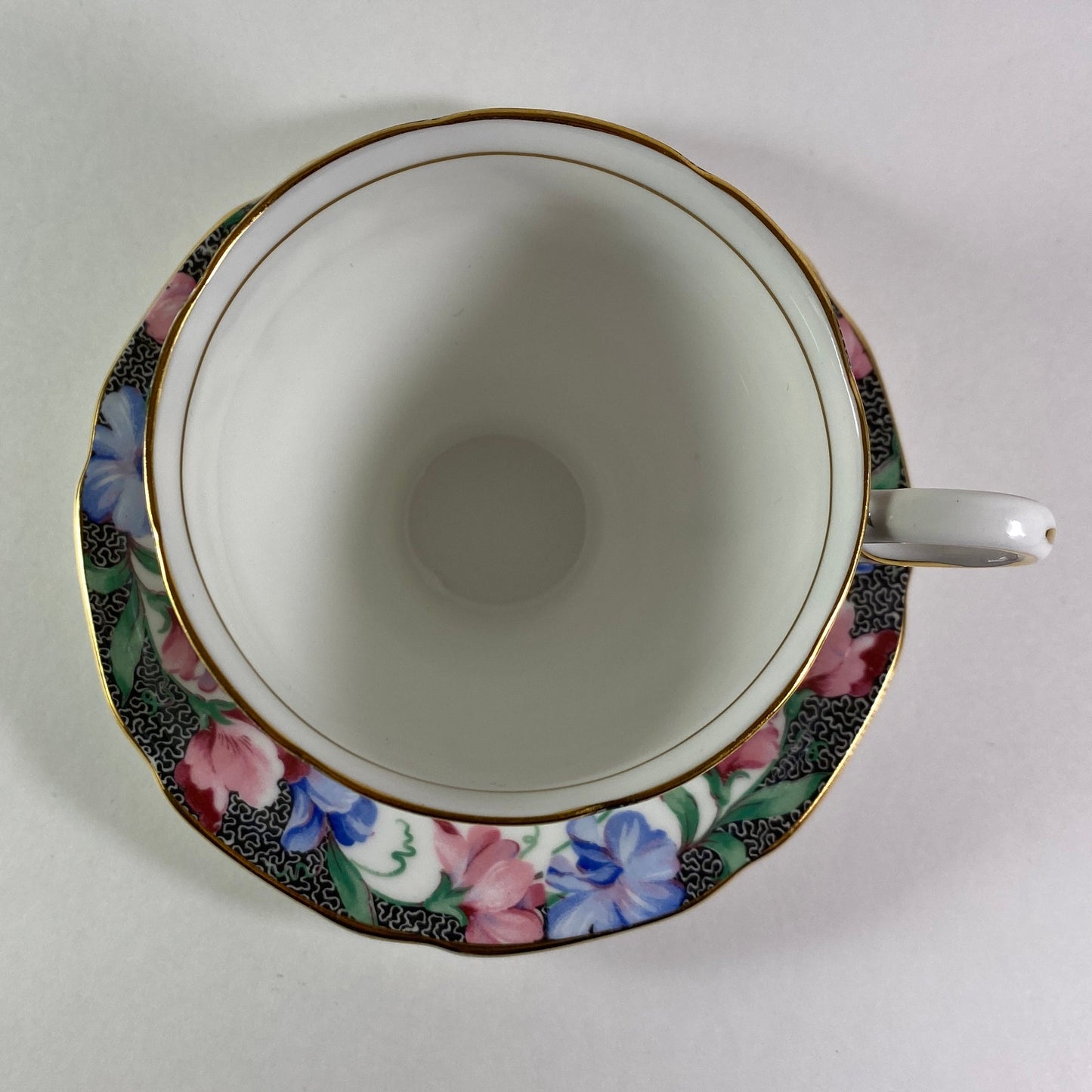 RARE !! Vintage Double warranted Paragon "Sweet pea" teacup and saucer