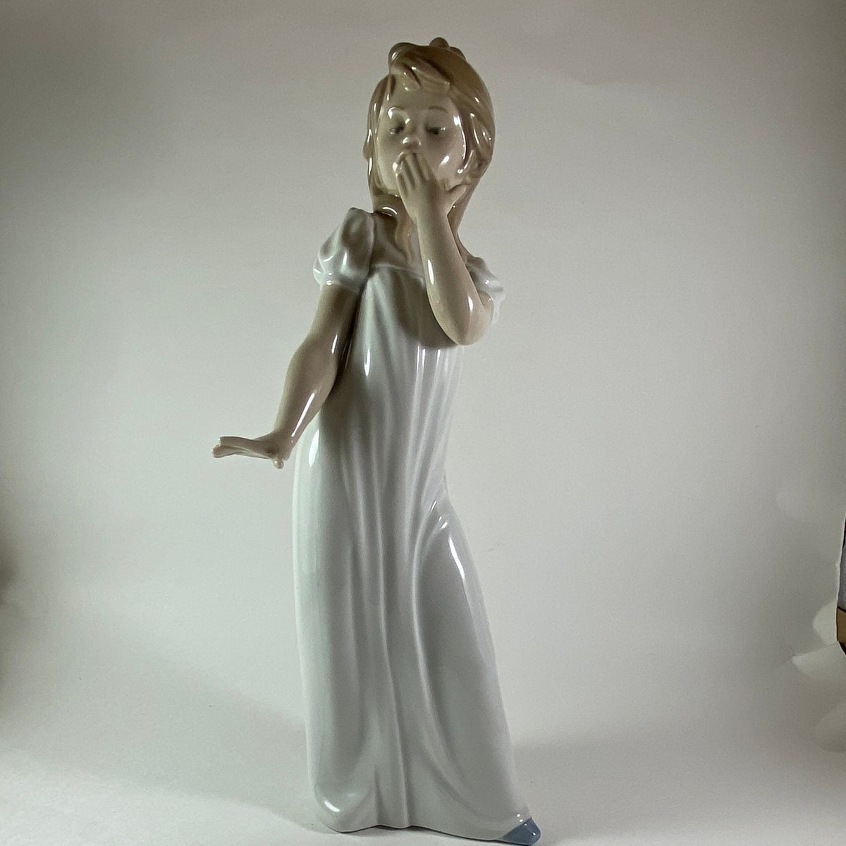Vintage NAO Lladro Figurine: "Young Girl Yawning", 11" Porcelain