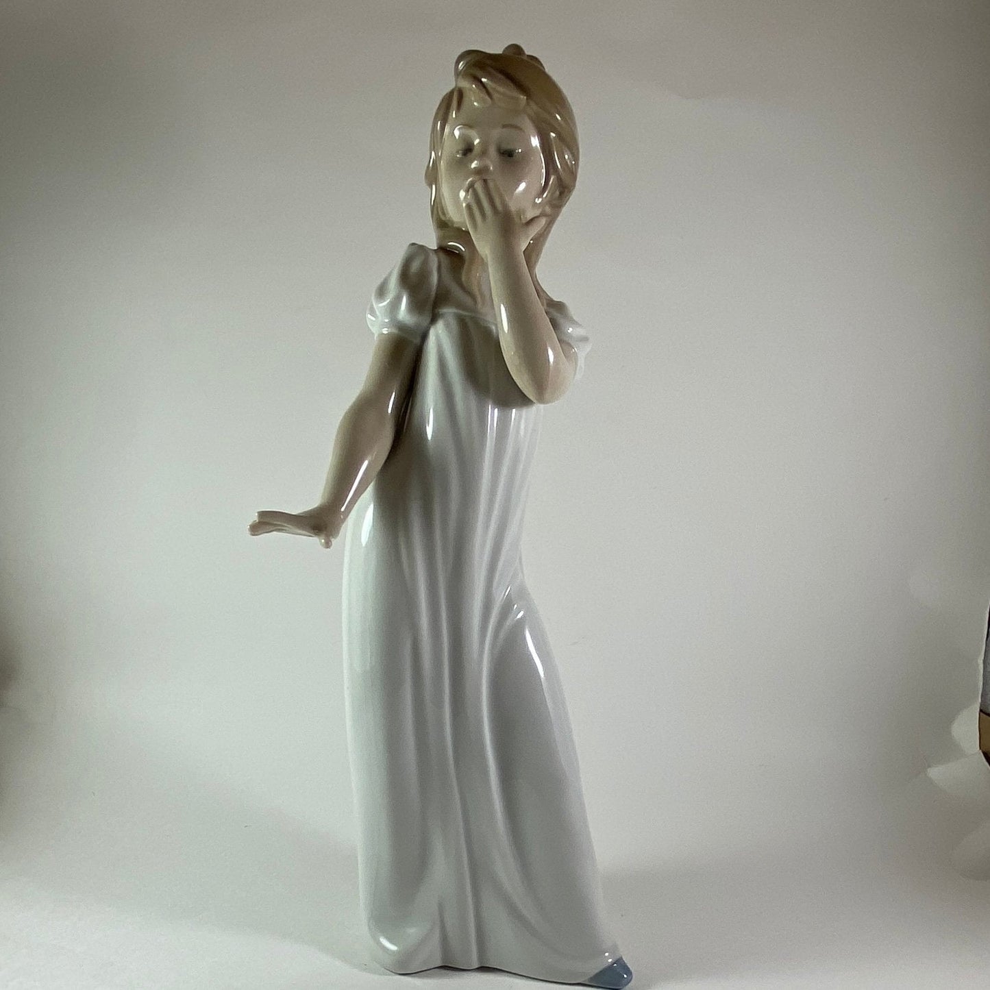 Vintage NAO Lladro Figurine: "Young Girl Yawning", 11" Porcelain
