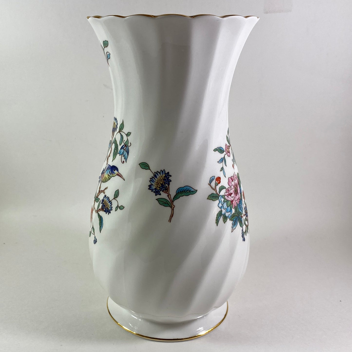 RARE Aynsley Pembroke twirl design large 9" vase