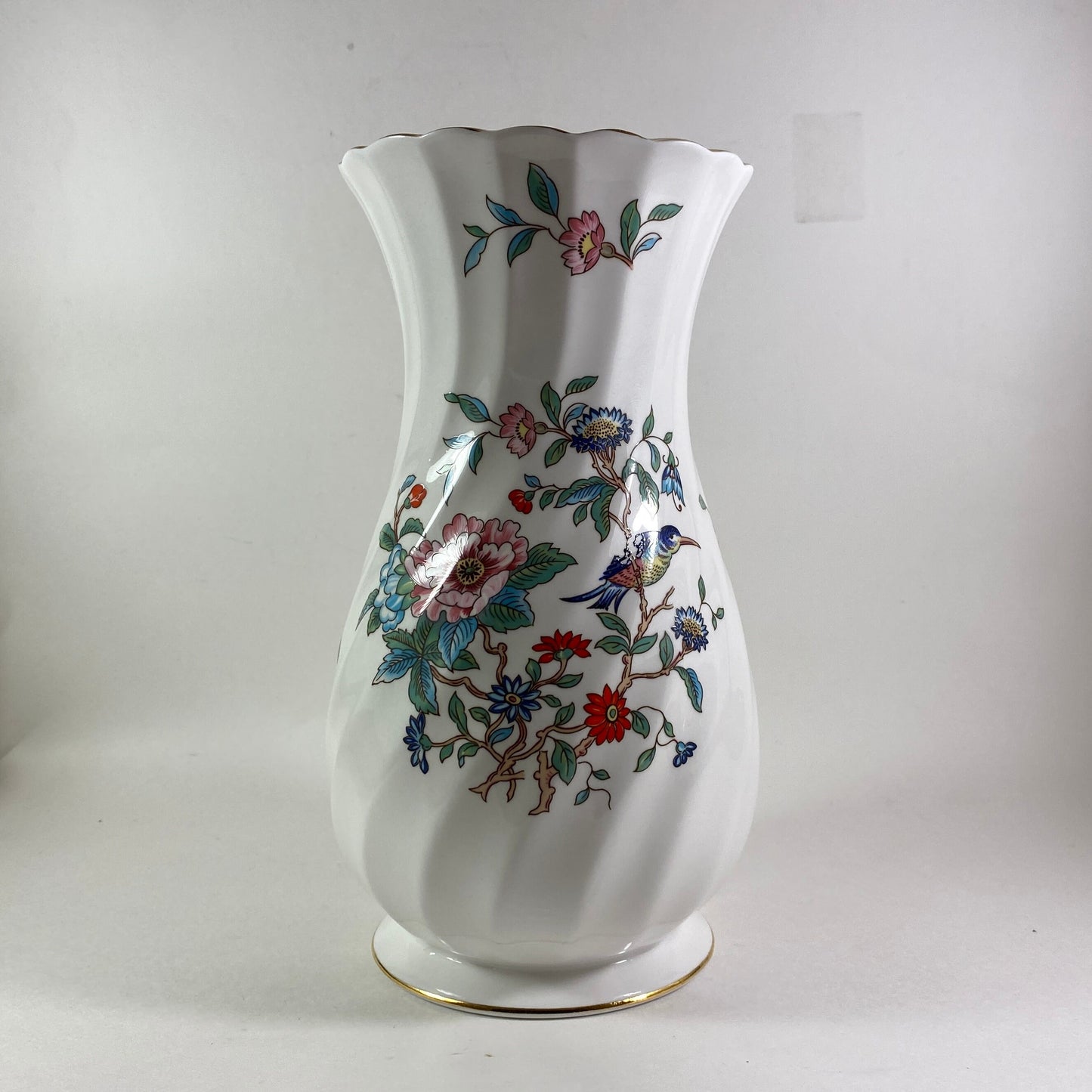 RARE Aynsley Pembroke twirl design large 9" vase