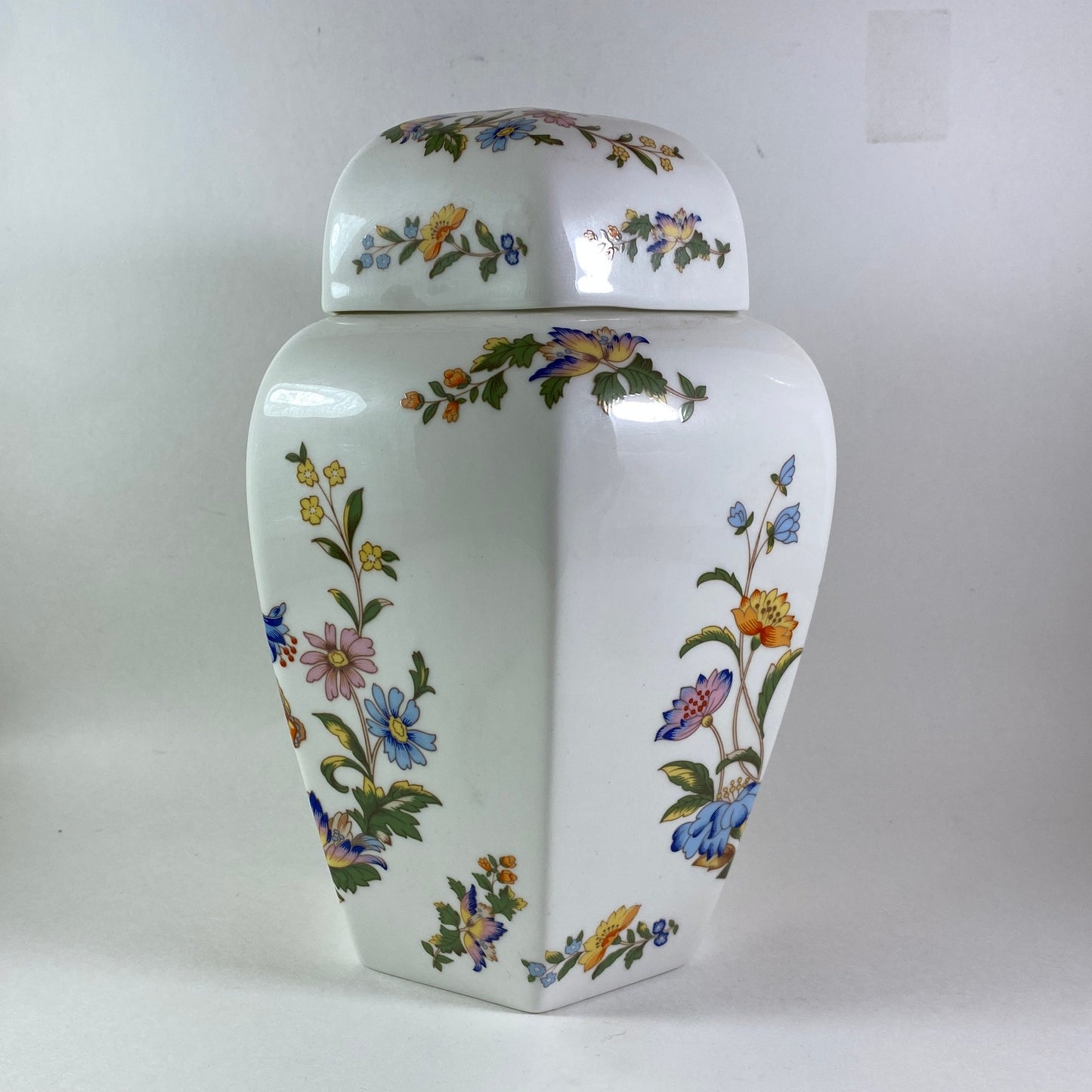 Vintage Pretty Aynsley Cottage Garden Hexagonal Ginger Jar & Lid