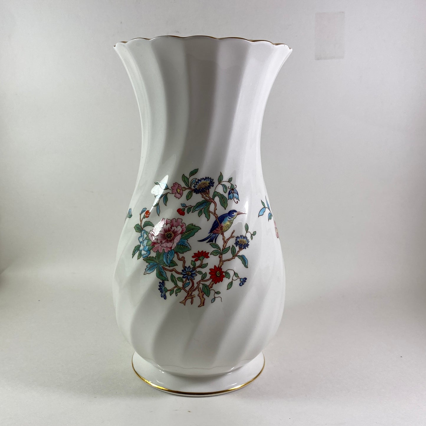 RARE Aynsley Pembroke twirl design large 9" vase