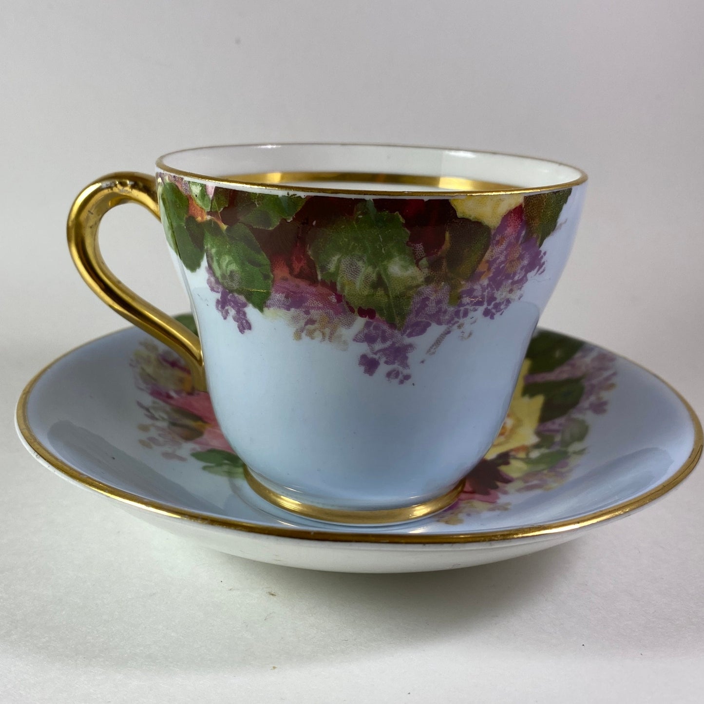 RARE !!!  Stunning Stanley Cabbage roses pattern on baby blue shade teacup set