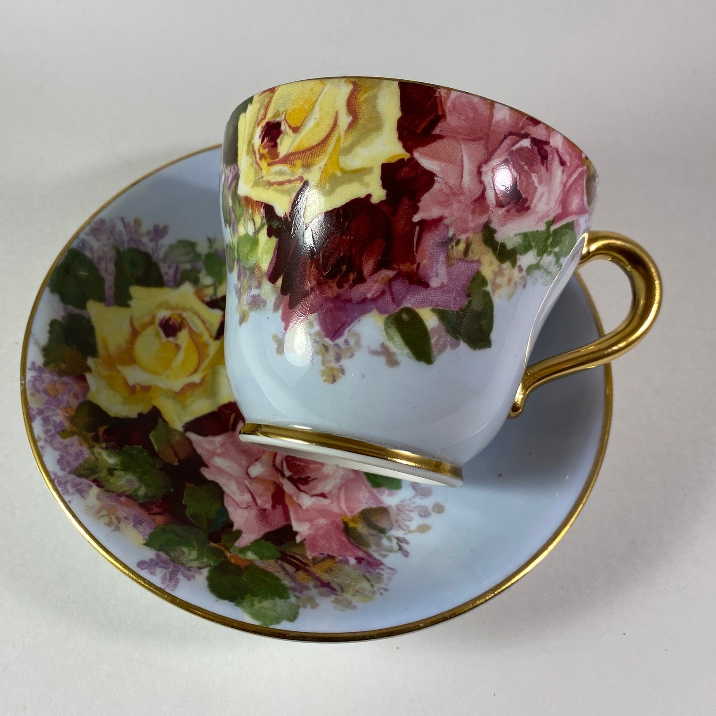 RARE !!!  Stunning Stanley Cabbage roses pattern on baby blue shade teacup set