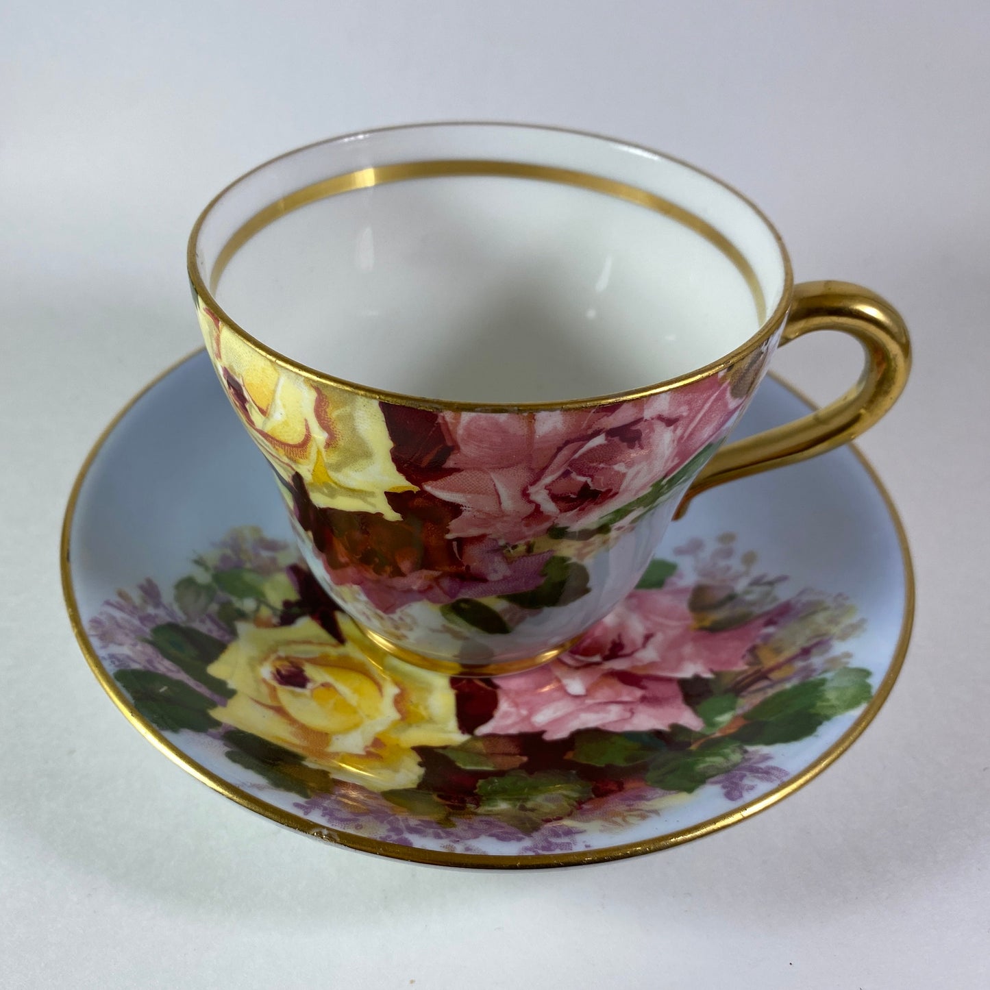 RARE !!!  Stunning Stanley Cabbage roses pattern on baby blue shade teacup set