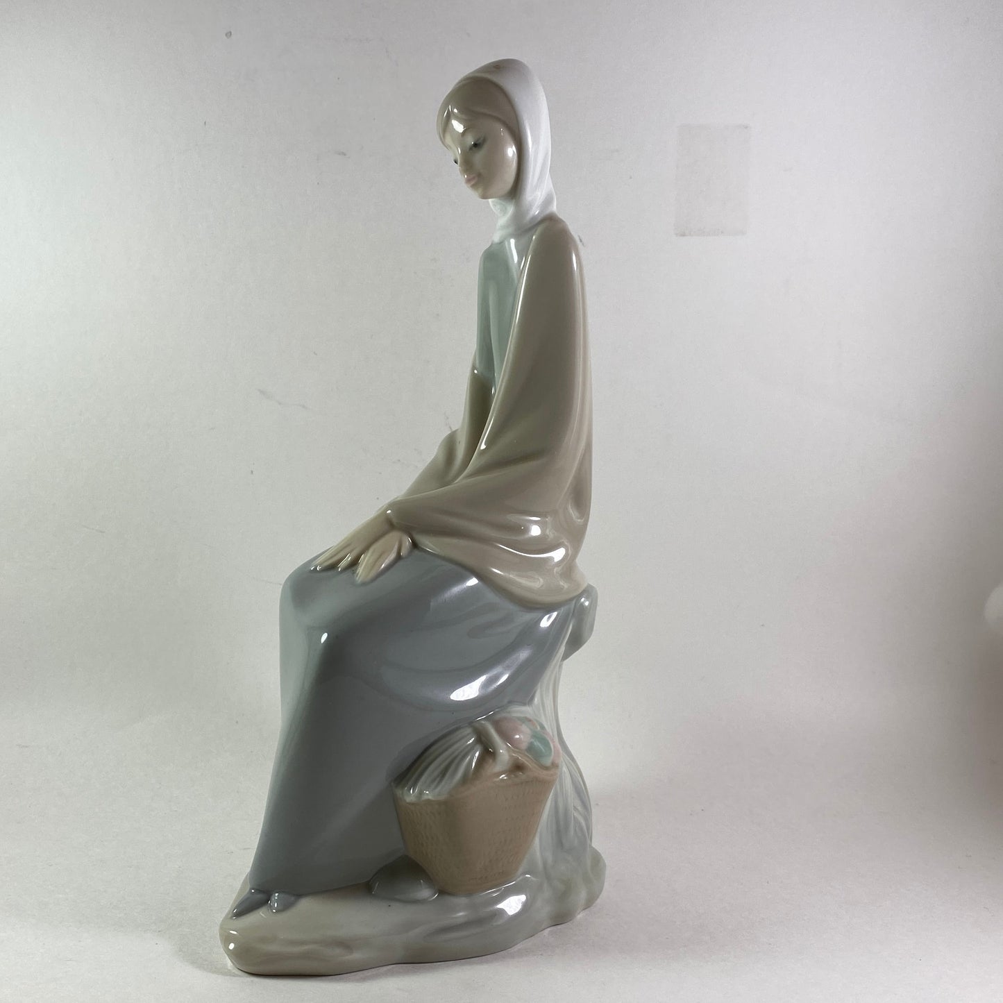 Rare Nao by Lladro Girl with Basket Figurine