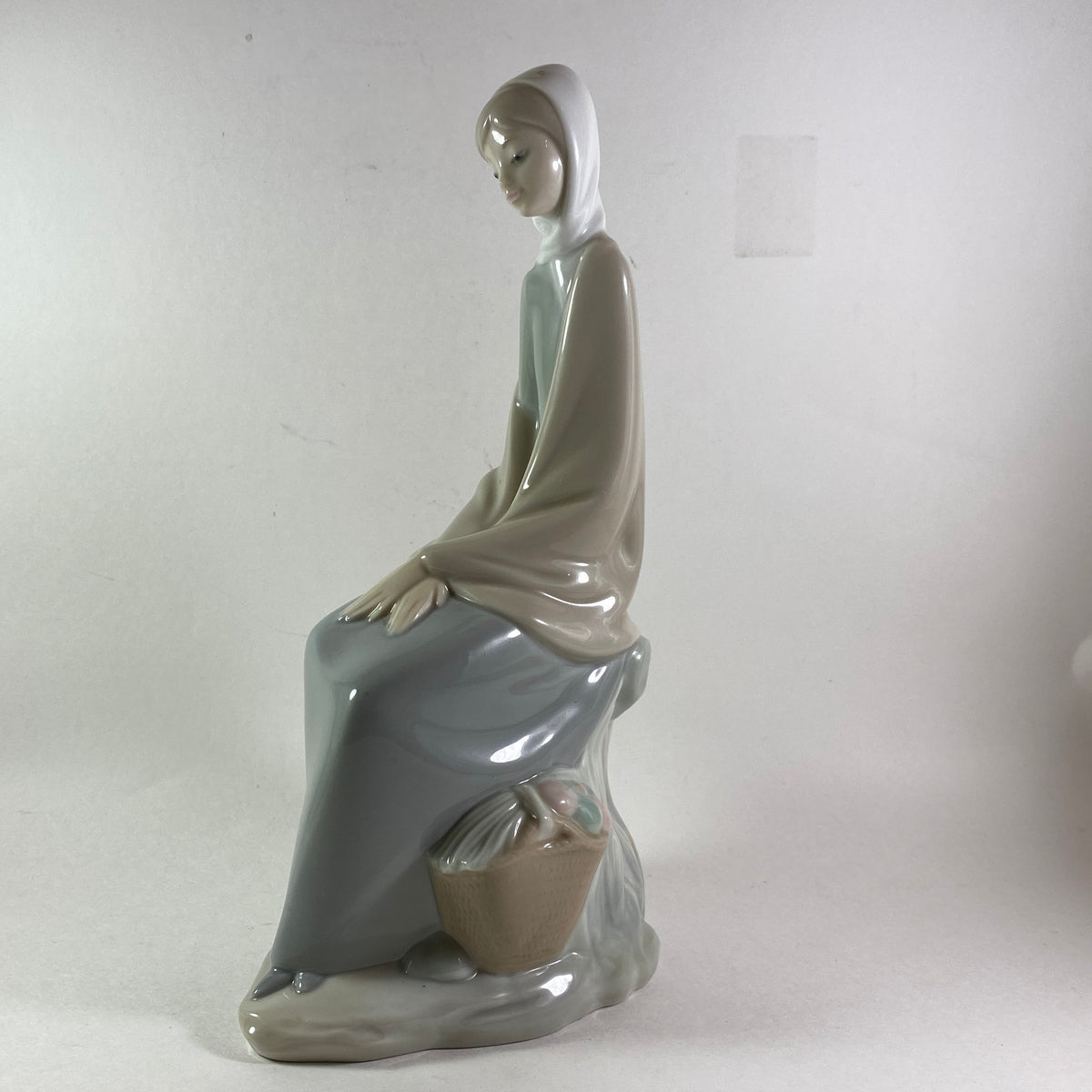 Rare Nao by Lladro Girl with Basket Figurine