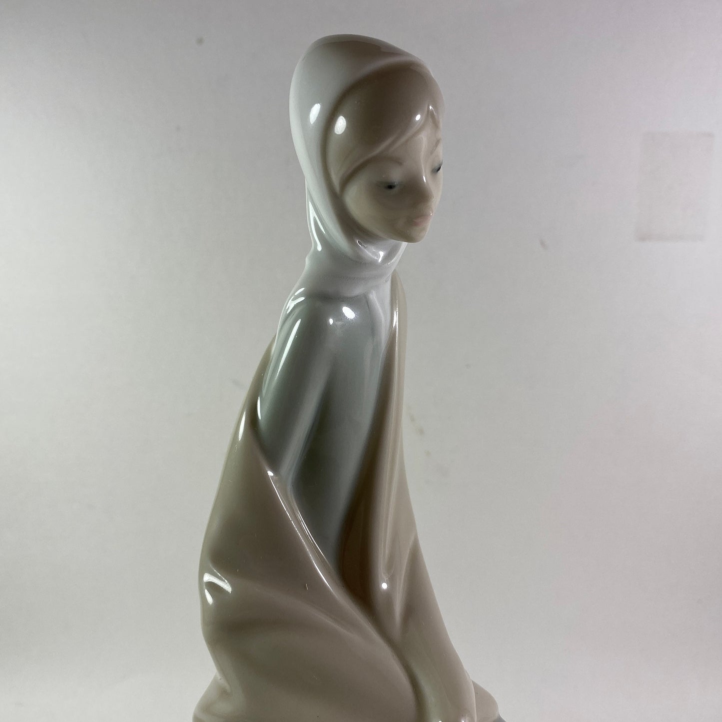 Rare Nao by Lladro Girl with Basket Figurine