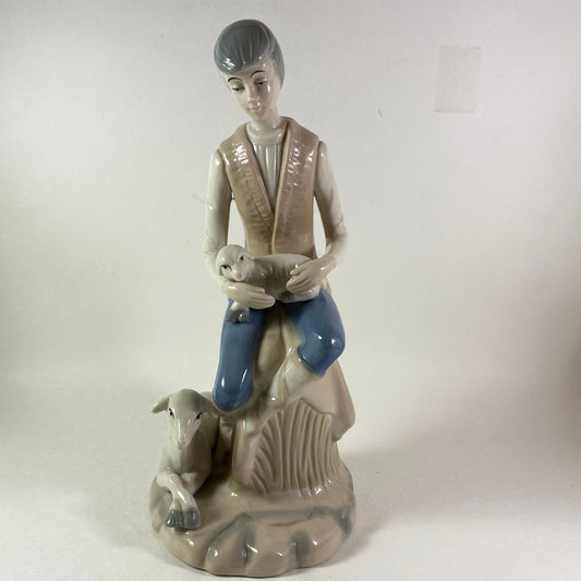 Beautiful Porcelain Figurine !! Sheppard holding lamb 8.5" tall