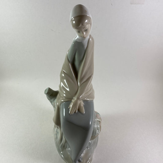 Rare Nao by Lladro Girl with Basket Figurine
