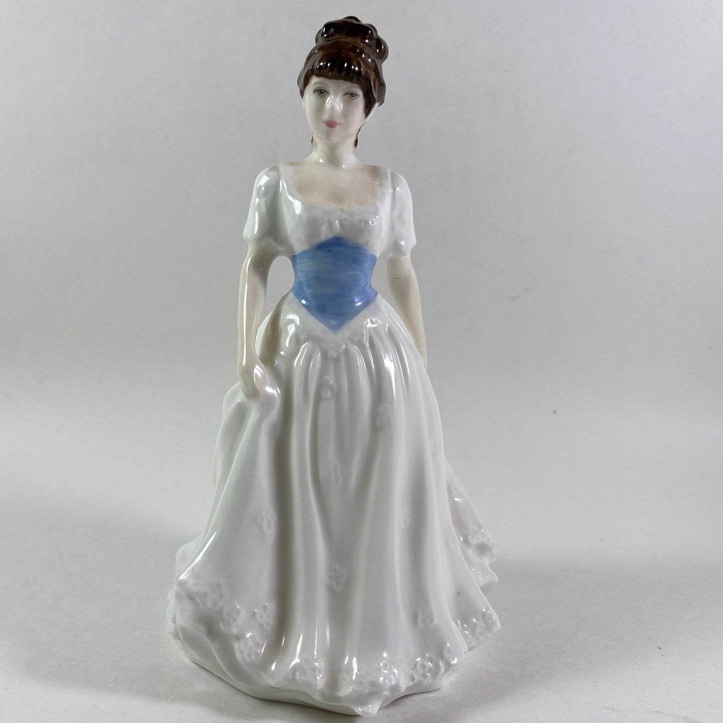 Royal Doulton Woman Figurine MELODY (HN4117) Lady Exclusively Collectors Club