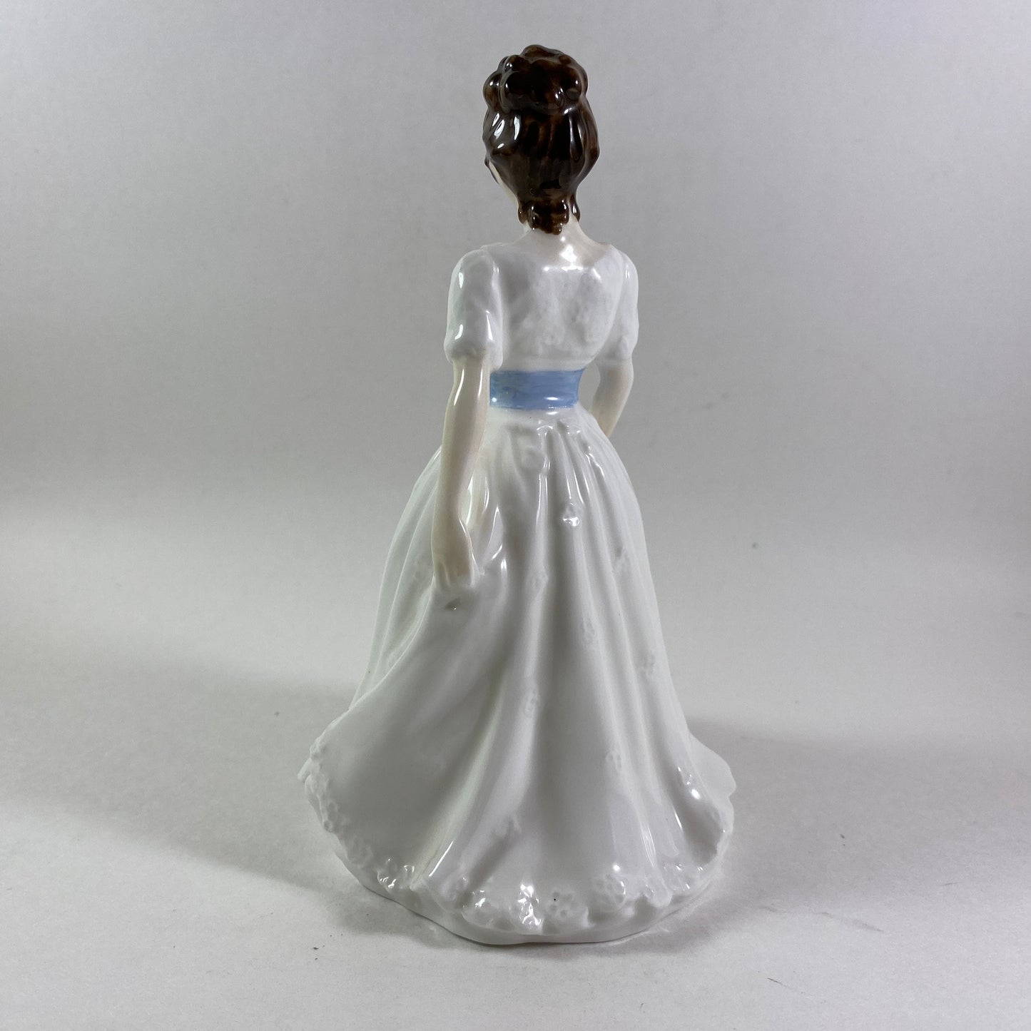 Royal Doulton Woman Figurine MELODY (HN4117) Lady Exclusively Collectors Club