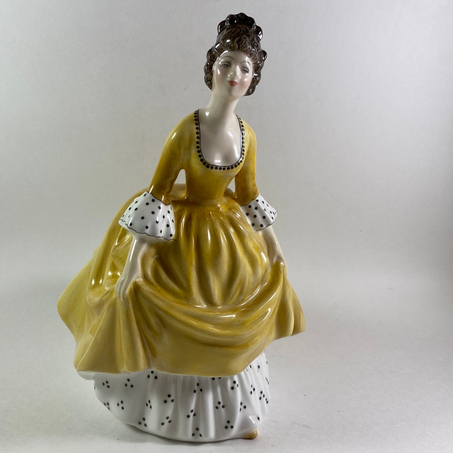 1963 Porcelain sculpture Royal Doulton full size figurine "Coralie" HN 2307