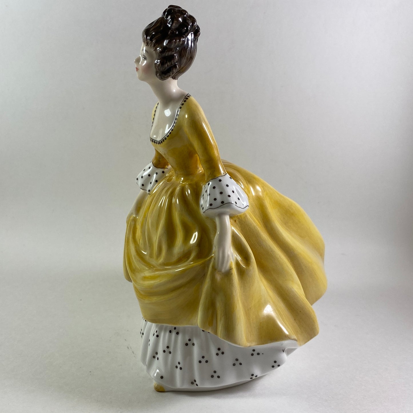 1963 Porcelain sculpture Royal Doulton full size figurine "Coralie" HN 2307