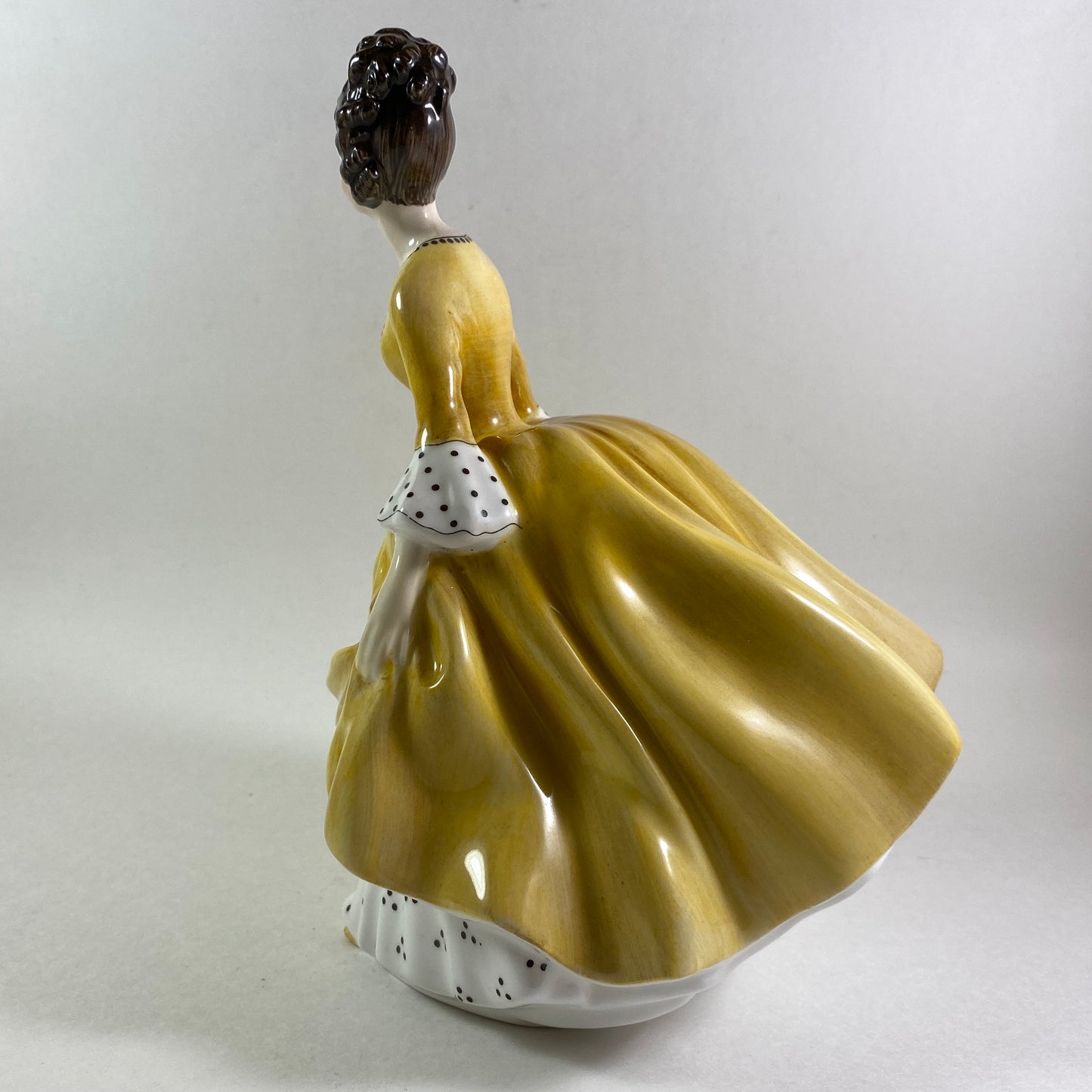 1963 Porcelain sculpture Royal Doulton full size figurine "Coralie" HN 2307