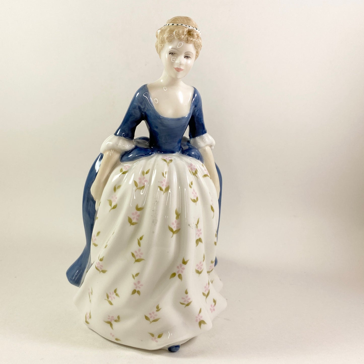 1965 Royal Doulton Bone China Figurine "Alison" HN2336 full sized