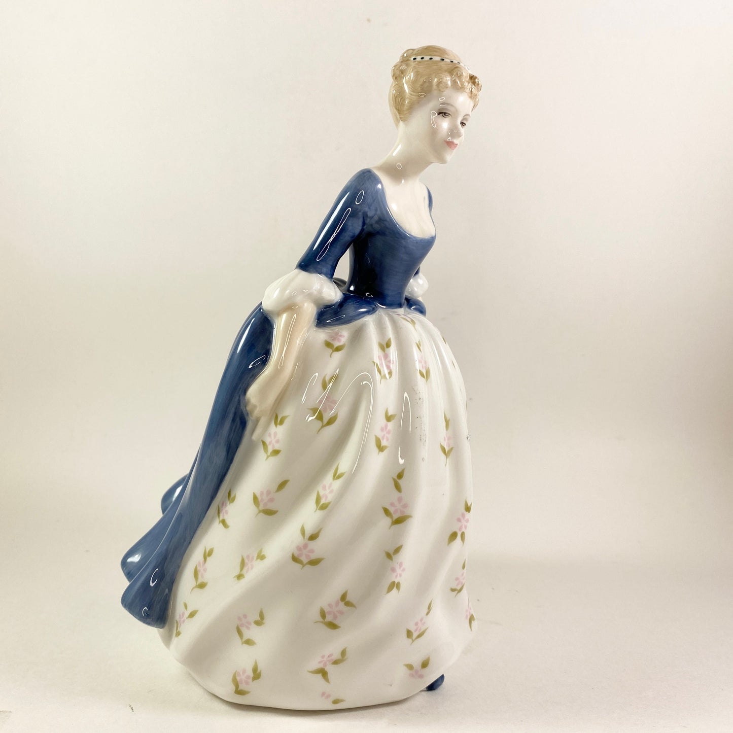 1965 Royal Doulton Bone China Figurine "Alison" HN2336 full sized