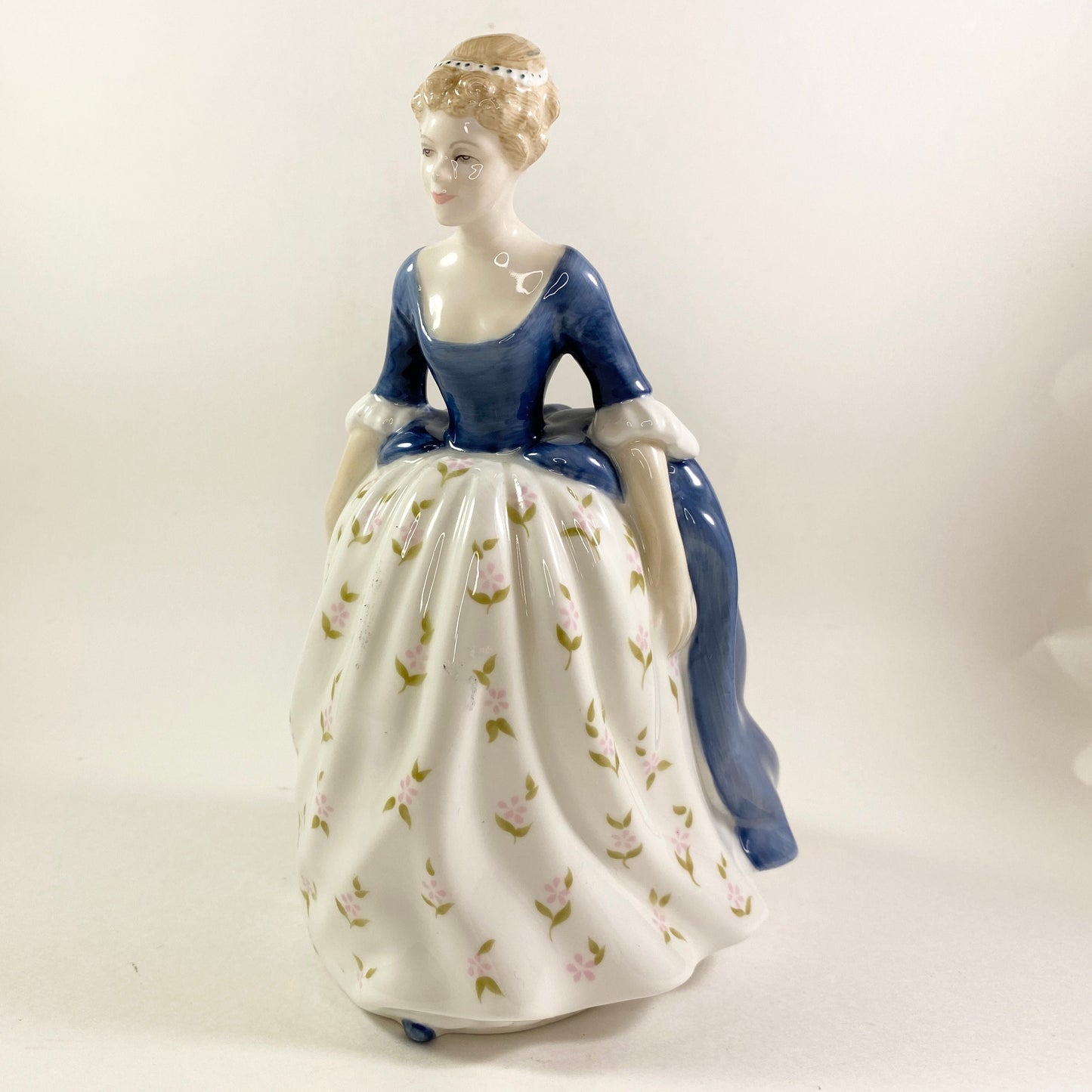 1965 Royal Doulton Bone China Figurine "Alison" HN2336 full sized