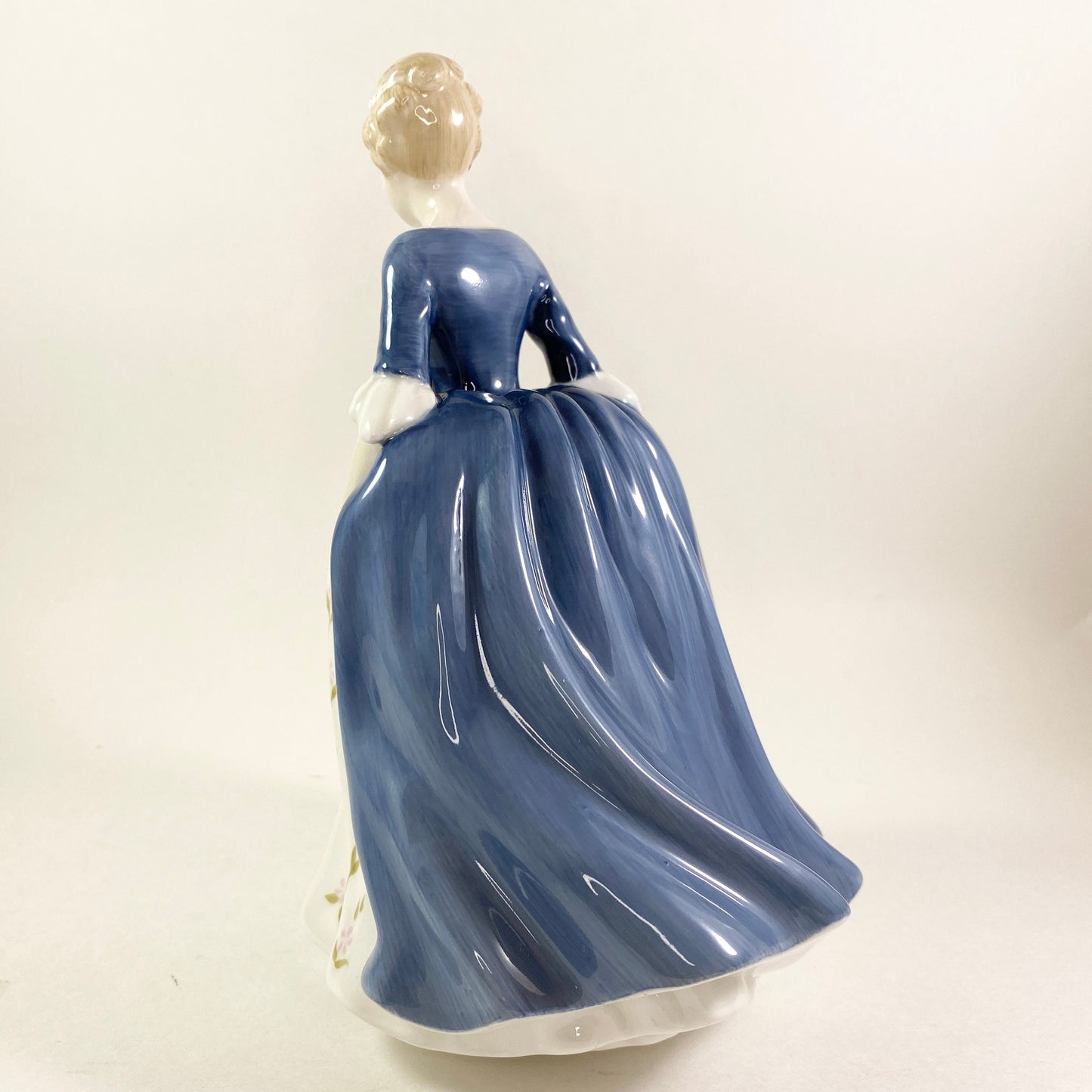 1965 Royal Doulton Bone China Figurine "Alison" HN2336 full sized