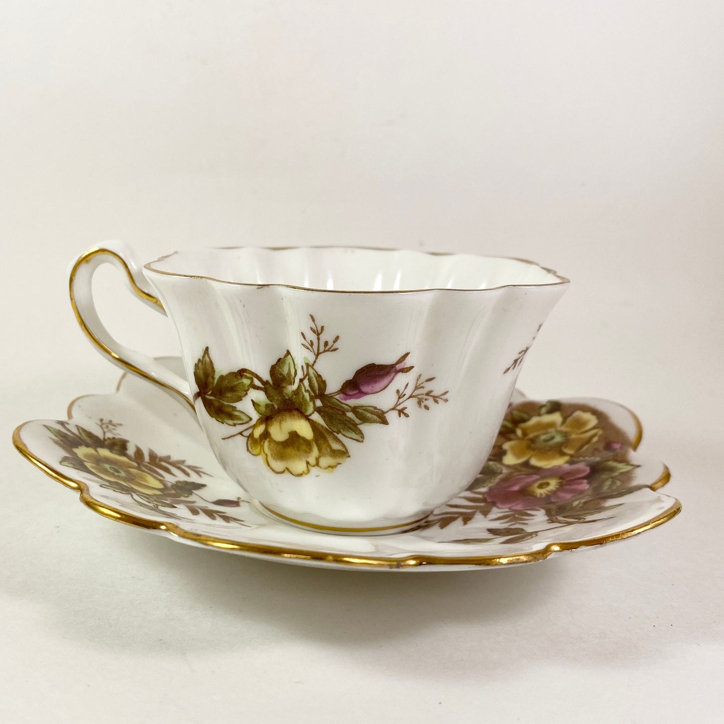 RARE !! Rosina  Pretty floral fine bone china teacup and saucer