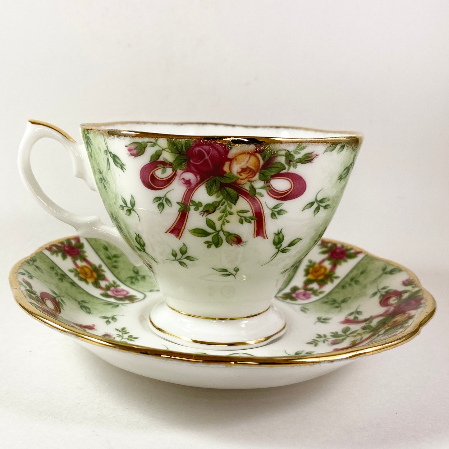 Royal Albert Old Country Roses Ruby Celebration GREEN DAMASK Teacup & Saucer