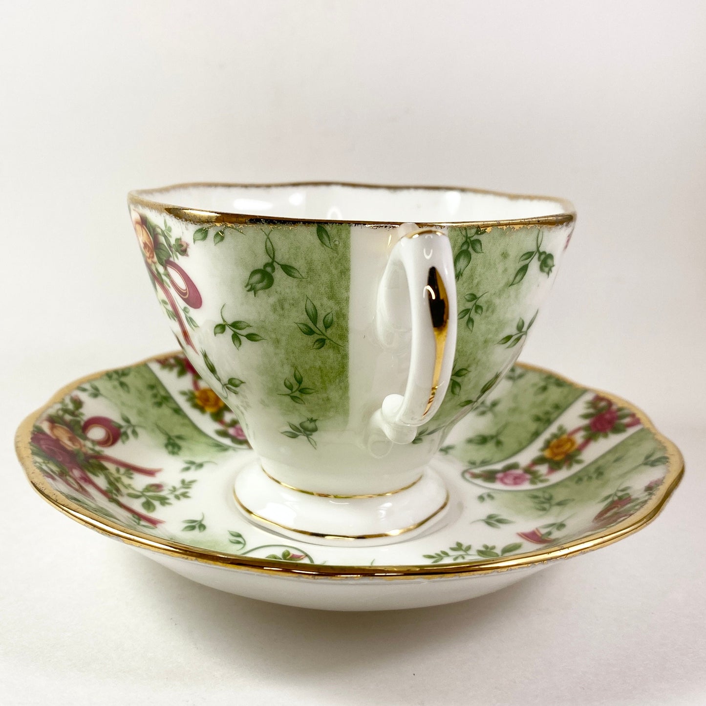 Royal Albert Old Country Roses Ruby Celebration GREEN DAMASK Teacup & Saucer