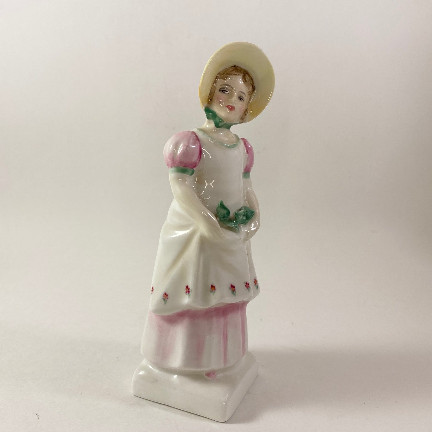 RARE !! Royal Doulton EMMA Figurine HN 2834 English Lady Kate Greenaway Collection 1976