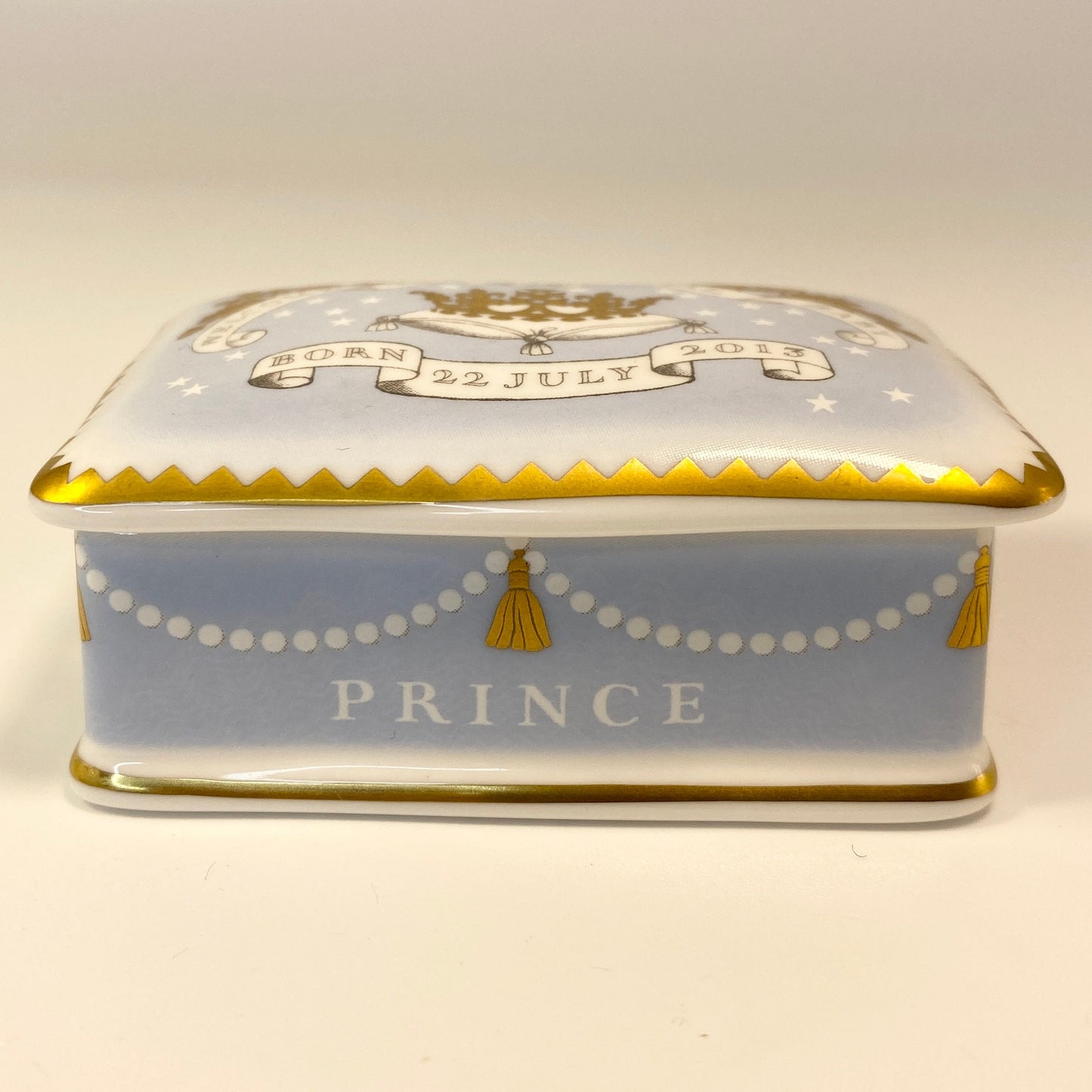 Extremely RARE !!  Royal Collection Birth of Prince George Trinket w/COA & Box