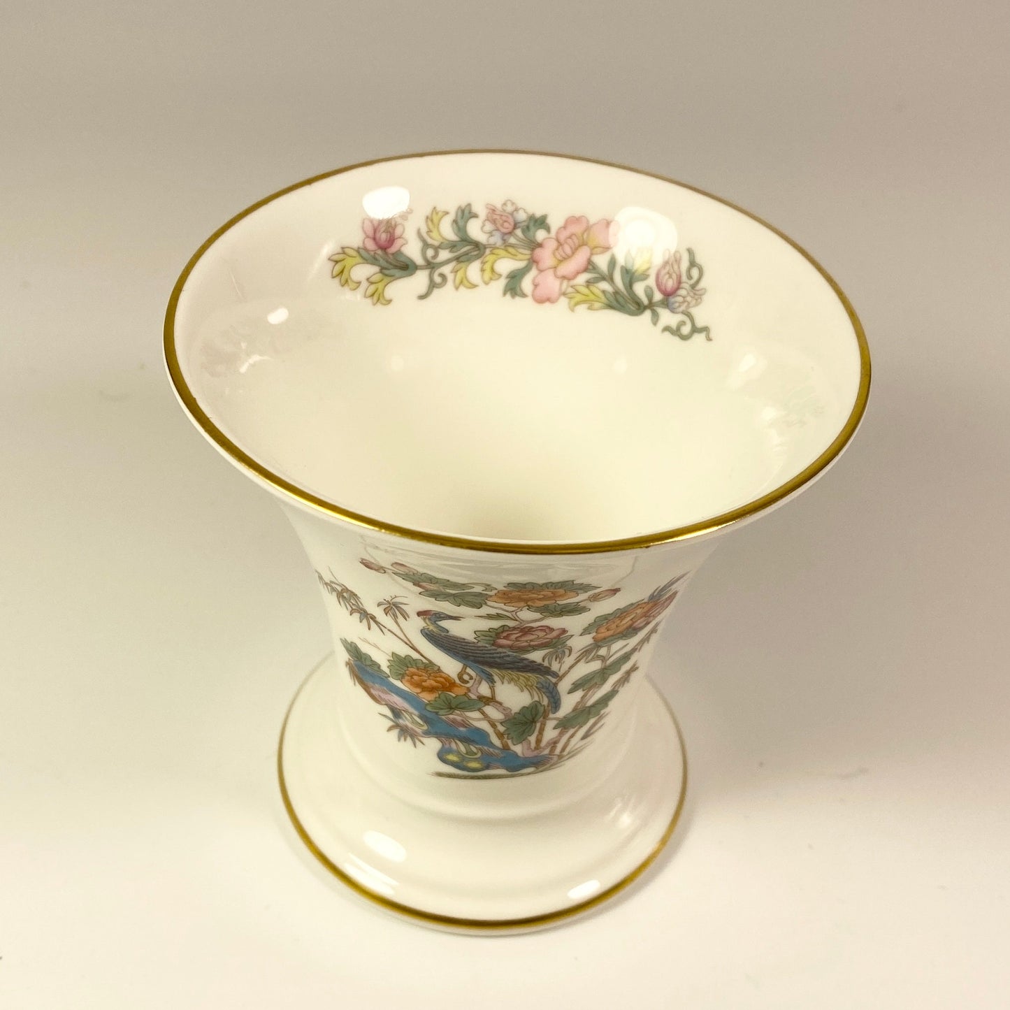 Set of 2 Wedgwood Kutani bird trumpet Vase & lidded jar